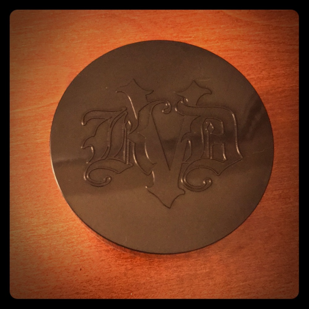 | Kat Von D | Translucent Setting Powder